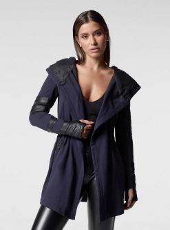 Online Blanc Noir Veste De Voyage Maitri Bleu Patriote