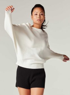 Hot Blanc Noir Pull Portola Blanc