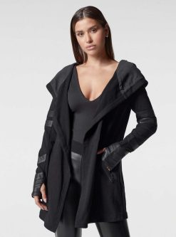 Online Blanc Noir Veste De Voyage Maitri Noir