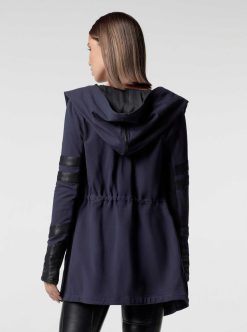 Online Blanc Noir Veste De Voyage Maitri Bleu Patriote