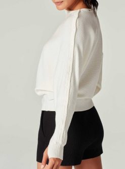 Hot Blanc Noir Pull Portola Blanc