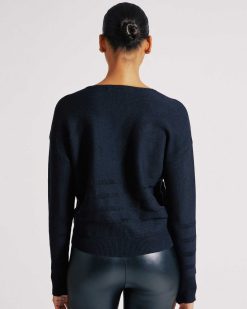 New Blanc Noir Pull Liminal Noir