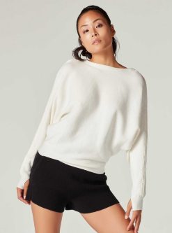 Hot Blanc Noir Pull Portola Blanc